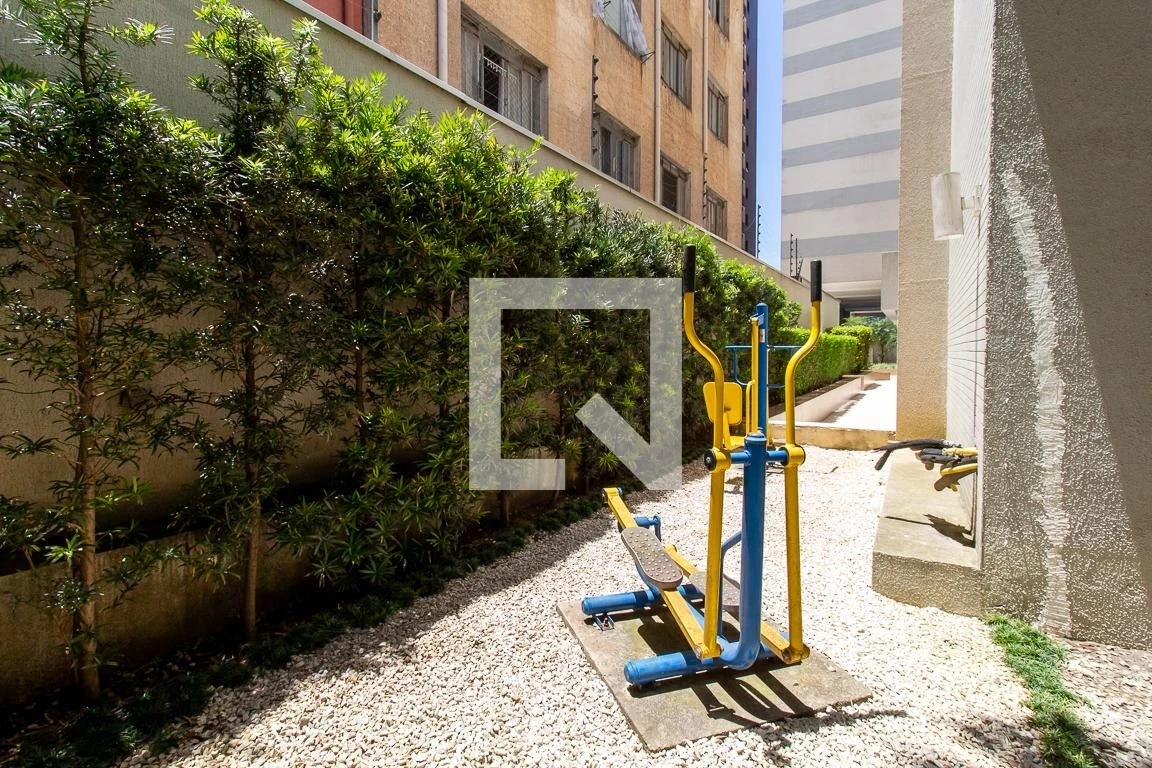 2-bedroom apartment with a grill on the balcony in Curitiba — photo 14