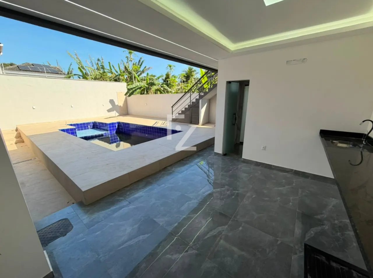 House with 4 bedrooms and 3 bathrooms, 3 parking spots — photo 2