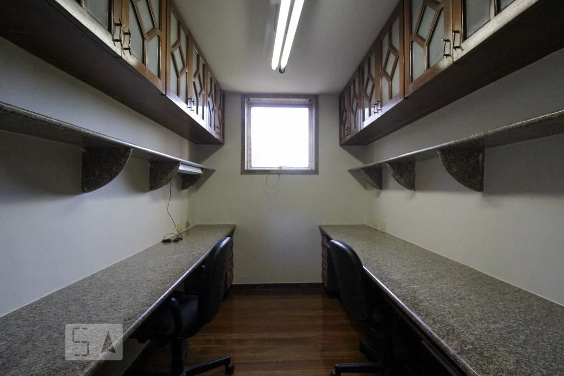 Mountain view in a 3-bedroom apartment, 140 m² — photo 23