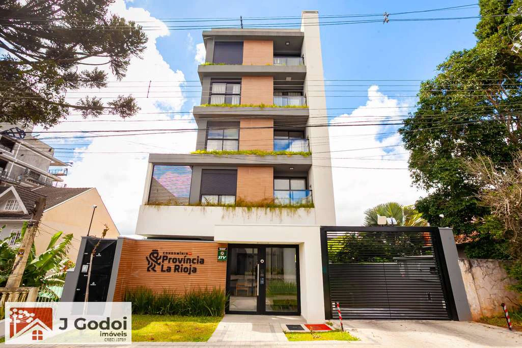 1-bedroom apartment with enclosed glass balcony — photo 3