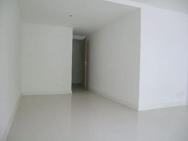 Apartment with 3 bedrooms and 5 bathrooms, closed kitchen — photo 14