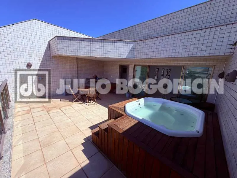 Duplex penthouse 300 m² with 5 bedrooms and 4 parking spots — photo 4