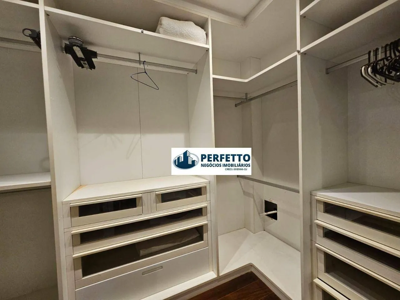 Apartment with 4 bedrooms, 4 bathrooms and 2 parking spaces — photo 11
