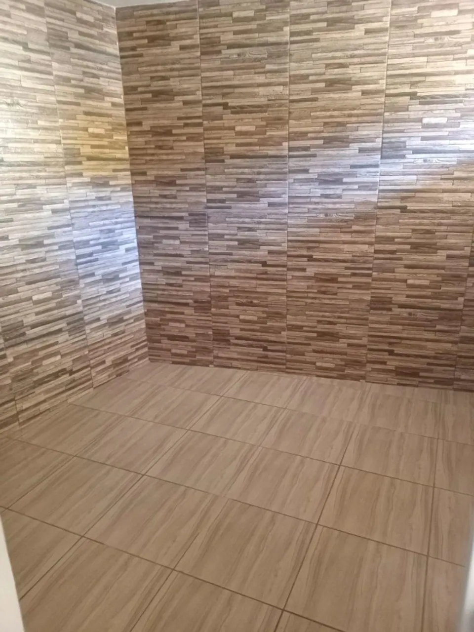 Китинета с 1 спальней, 1 ванной и плиточным полом — photo 3