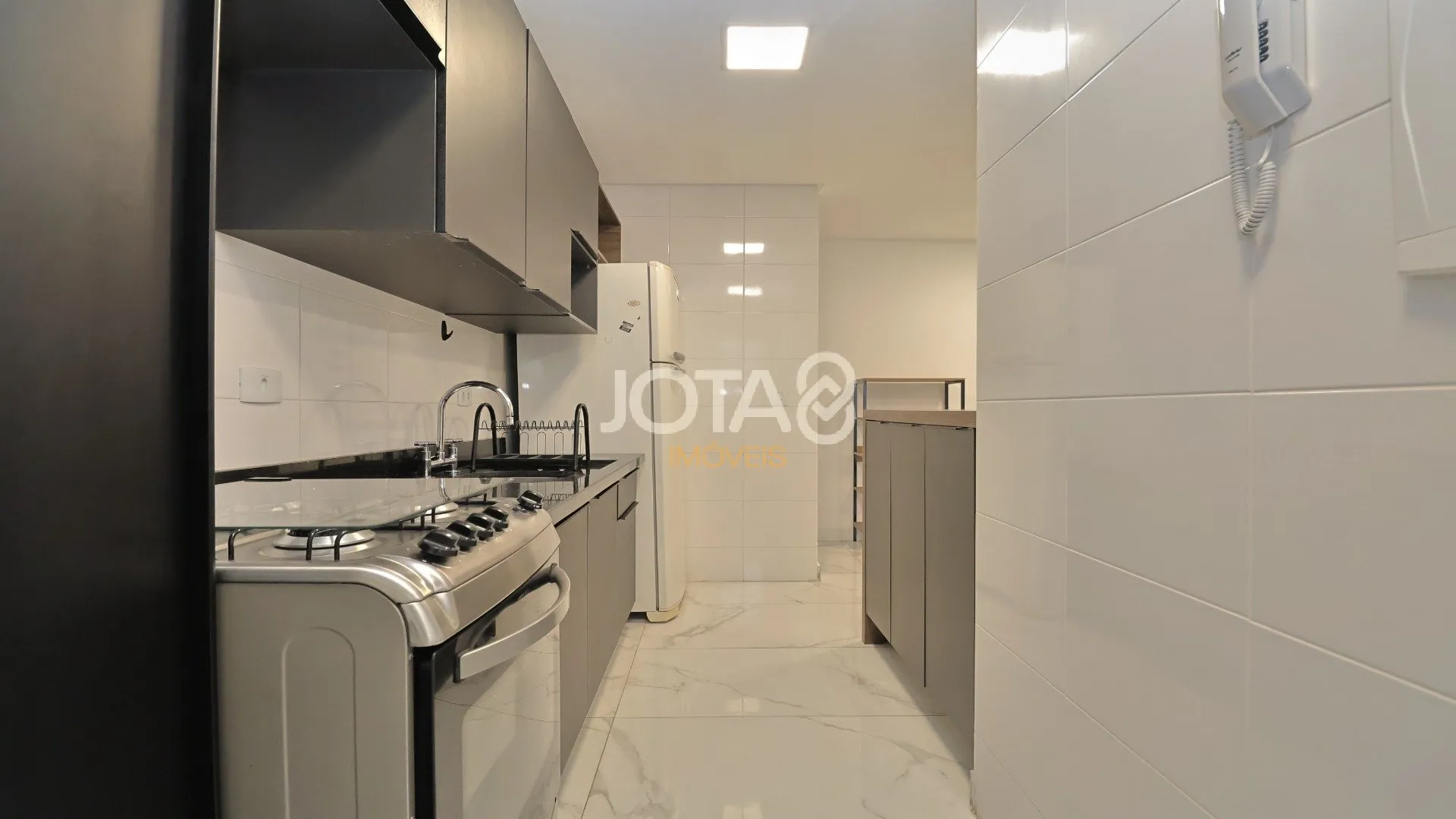 1-bedroom apartment with 66 m² and a balcony — photo 25