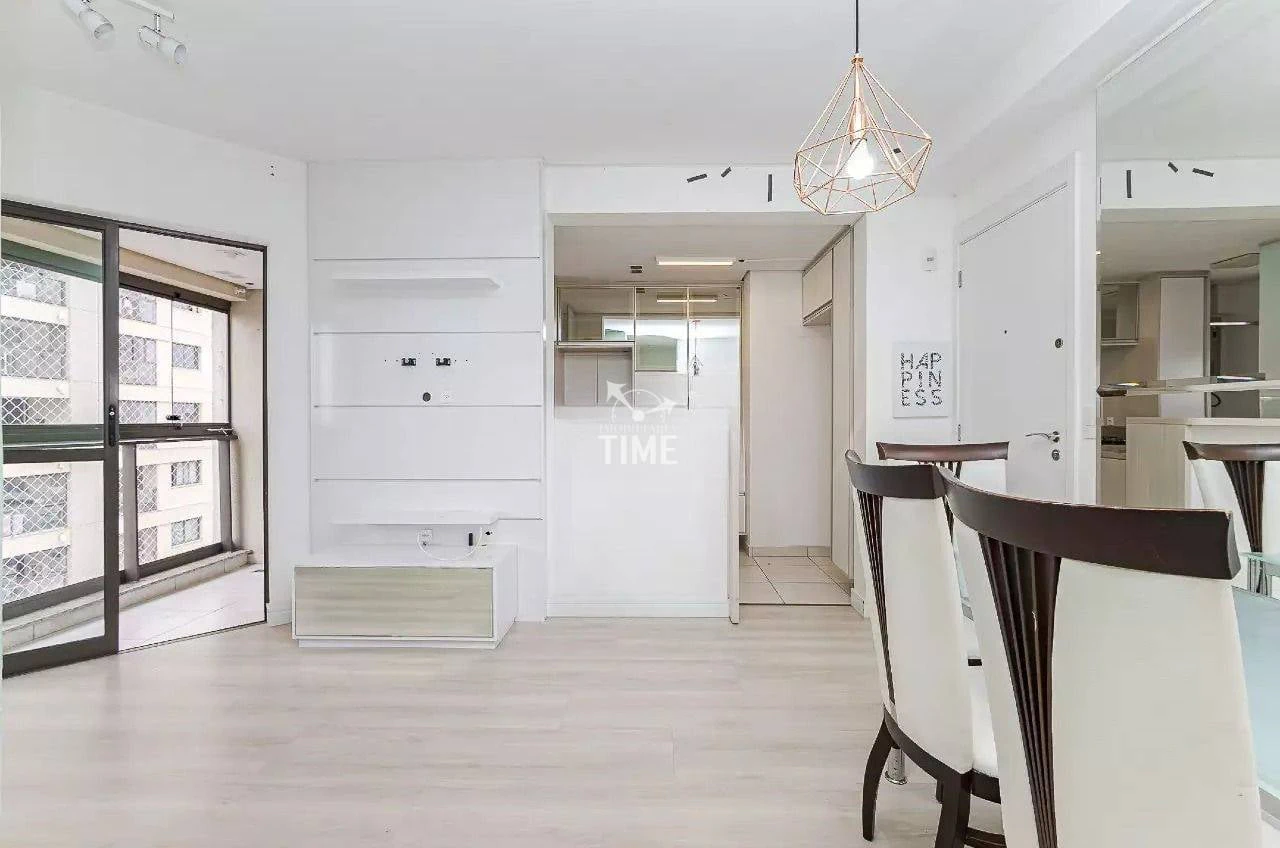 2-bedroom apartment with a private BBQ area — photo 2