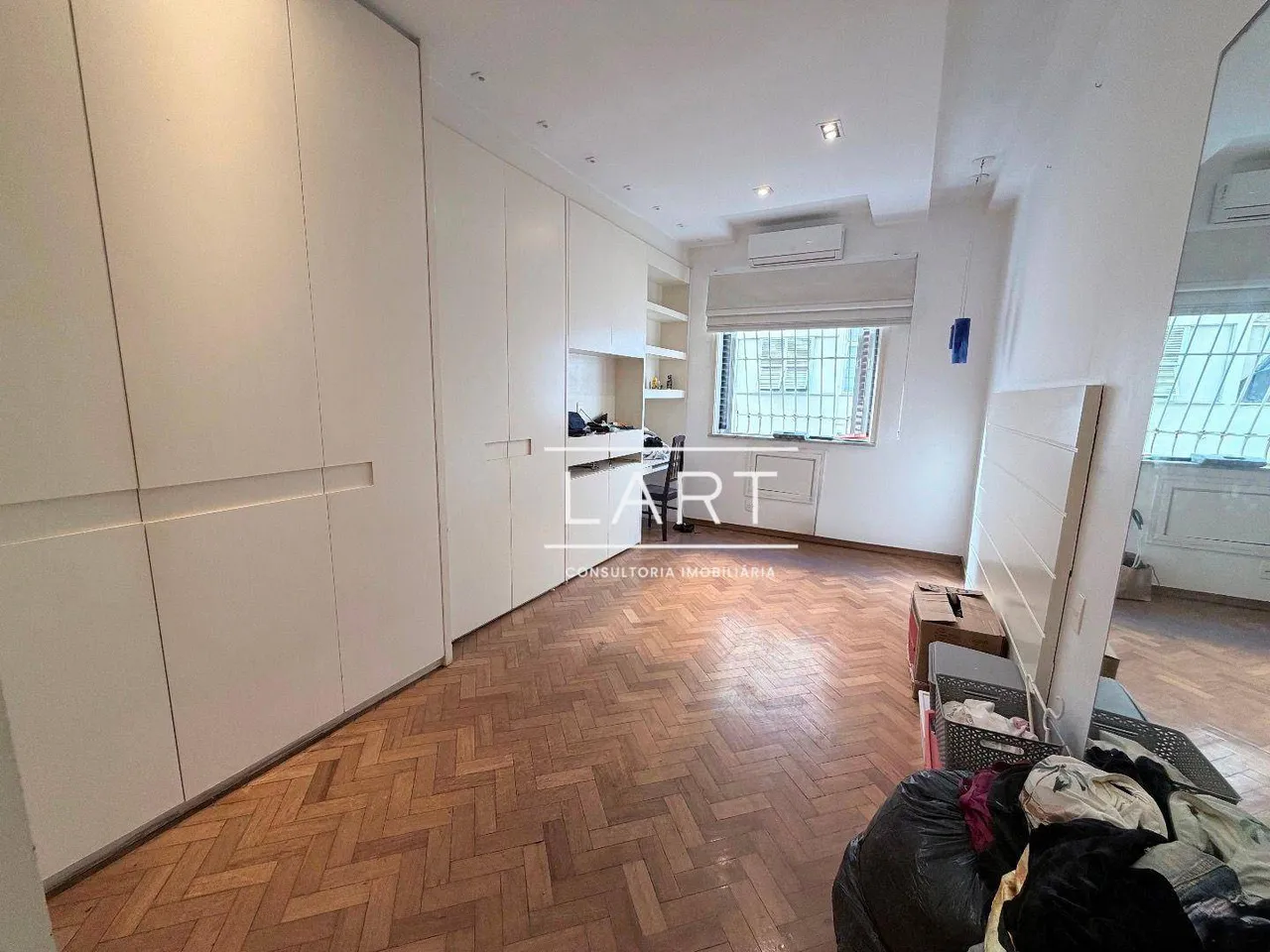 Furnished 4-bedroom apartment with 5 bathrooms — photo 11