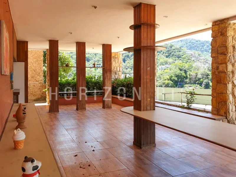 Furnished house, 800 m², with a bathtub — photo 70