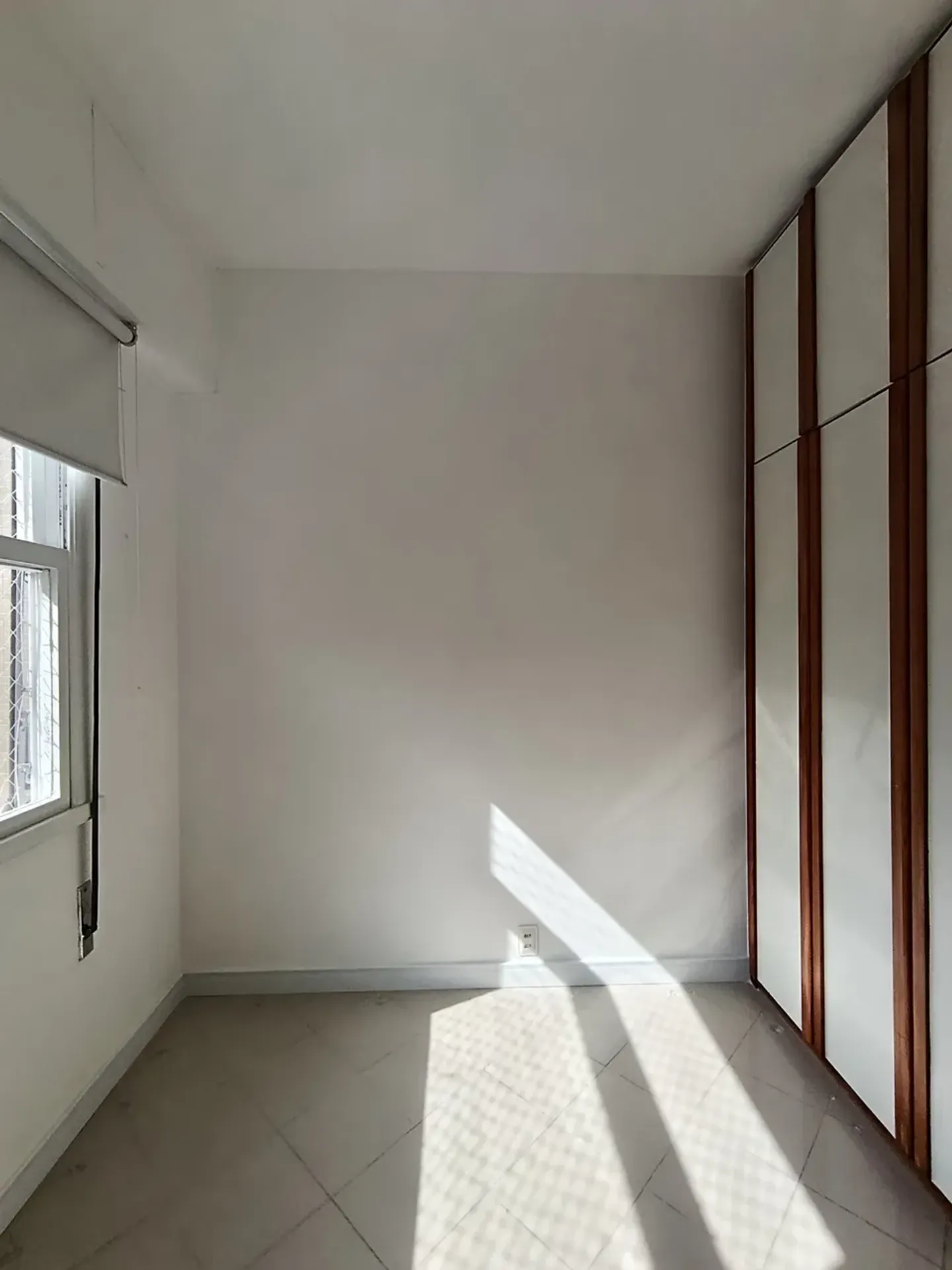 Unfurnished apartment with 3 bedrooms and 1 bathroom — photo 19