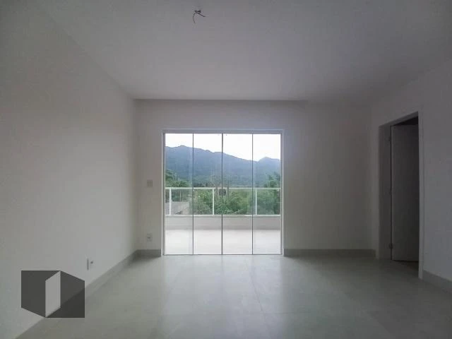 House with 4 bedrooms and 5 bathrooms, 2 parking spaces — photo 22