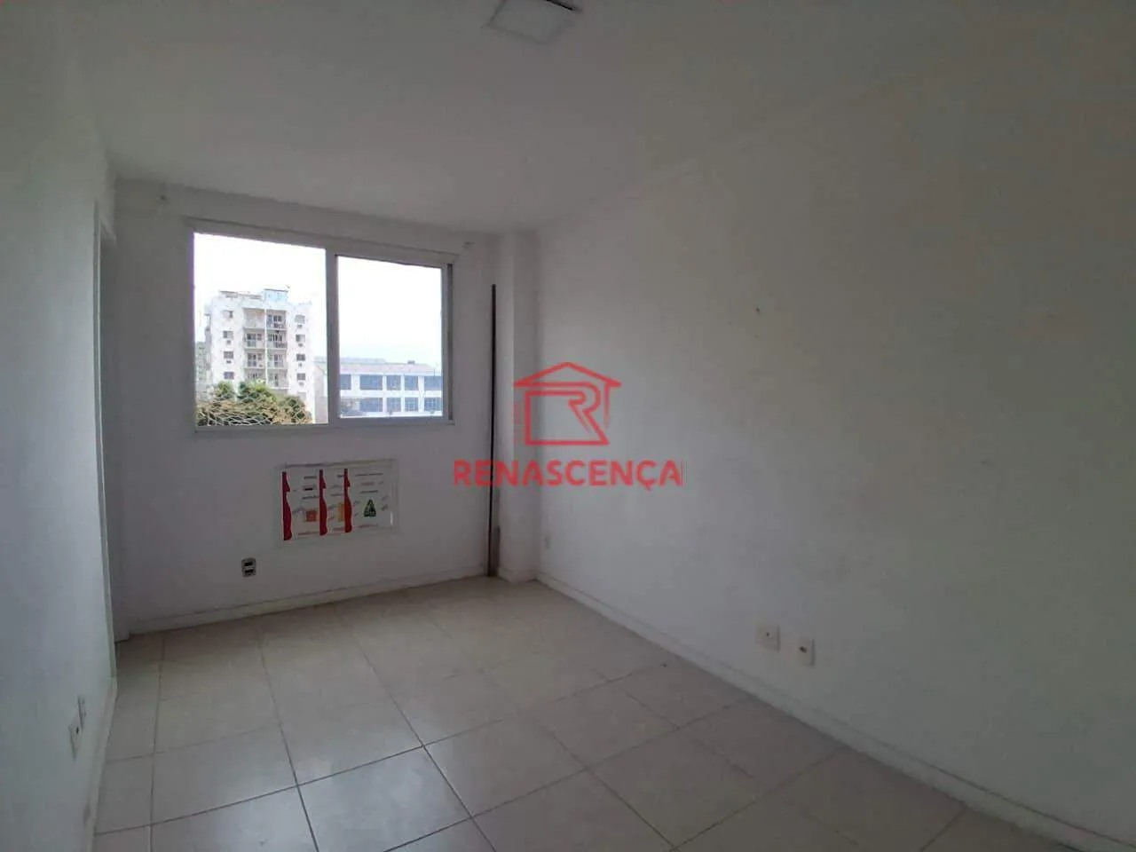 Apartamento de 2 dormitorios con vistas a la ciudad y montañas — photo 16