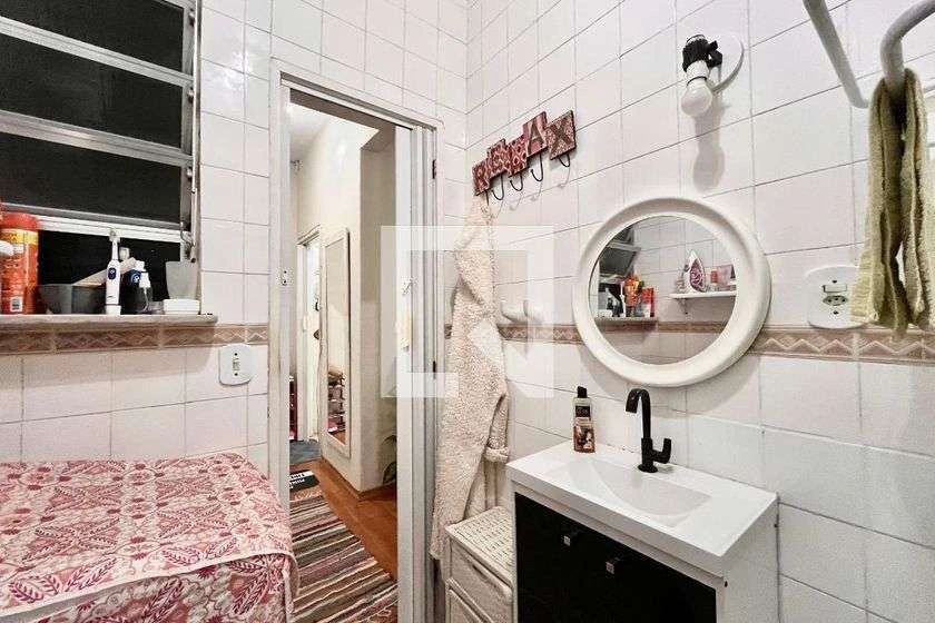 Furnished 40 m² apartment with 1 bedroom and 1 bathroom — photo 2