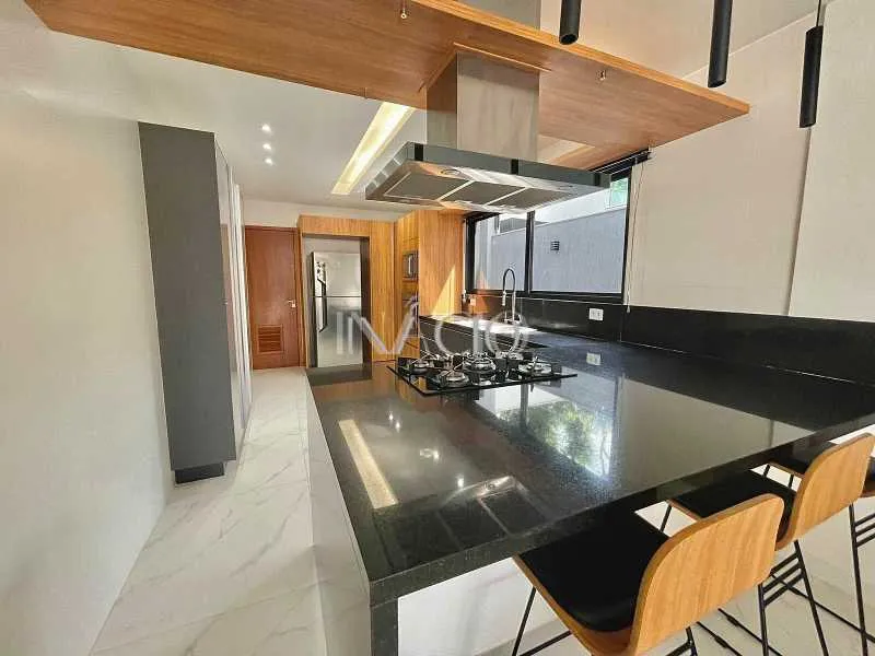 Furnished house, 330 m², with a grill on the balcony — photo 25