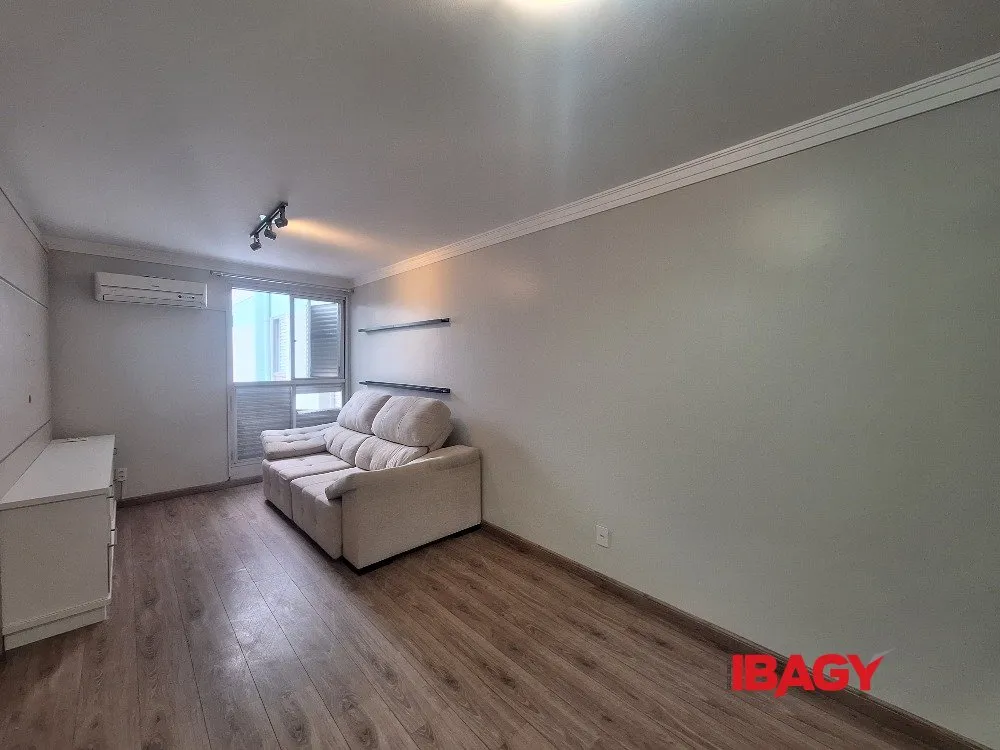 Apartamento, 58 m², com máquina de lavar
