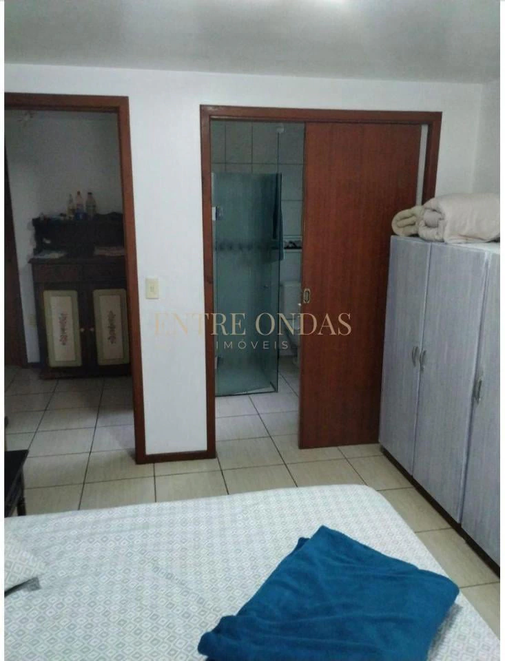 4-bedroom house with a bathtub in Florianópolis — photo 19