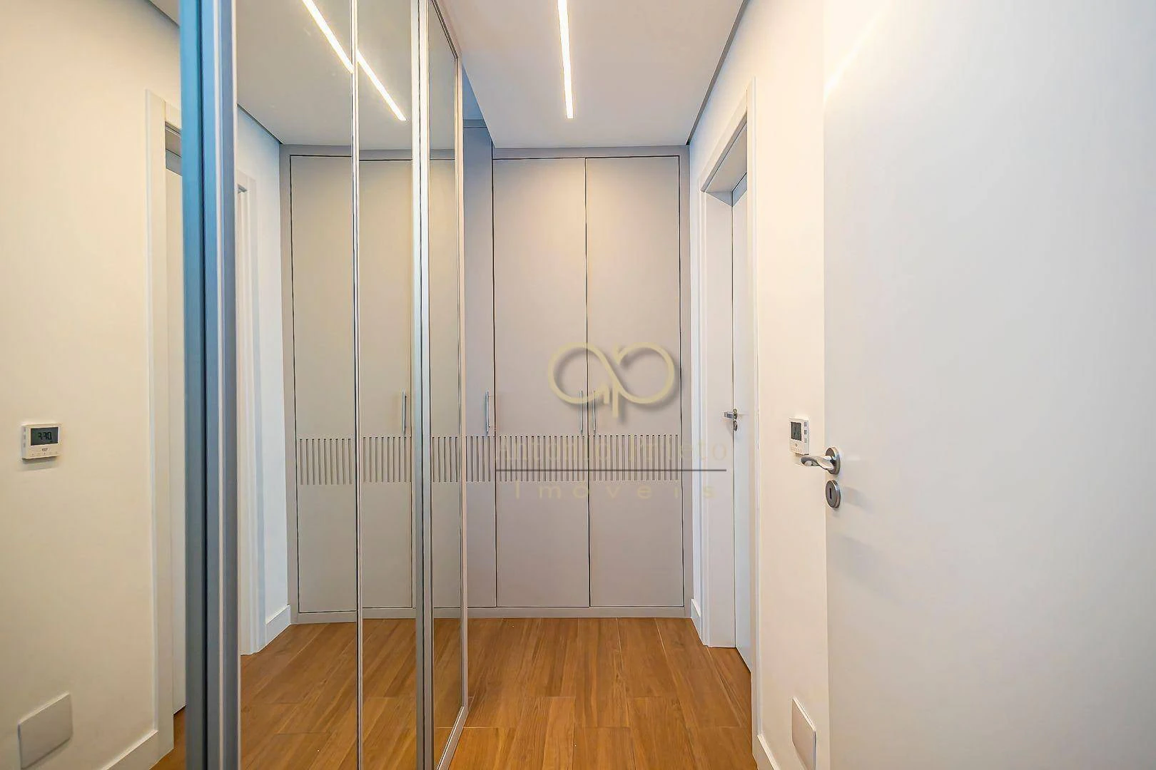 150 m² apartment with a dishwasher and a bathtub — photo 12