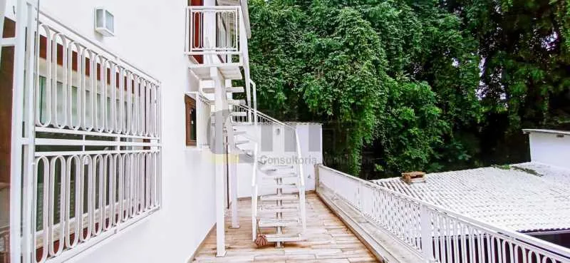 Casa térrea de 350 m² com 6 quartos e 5 suítes — photo 24