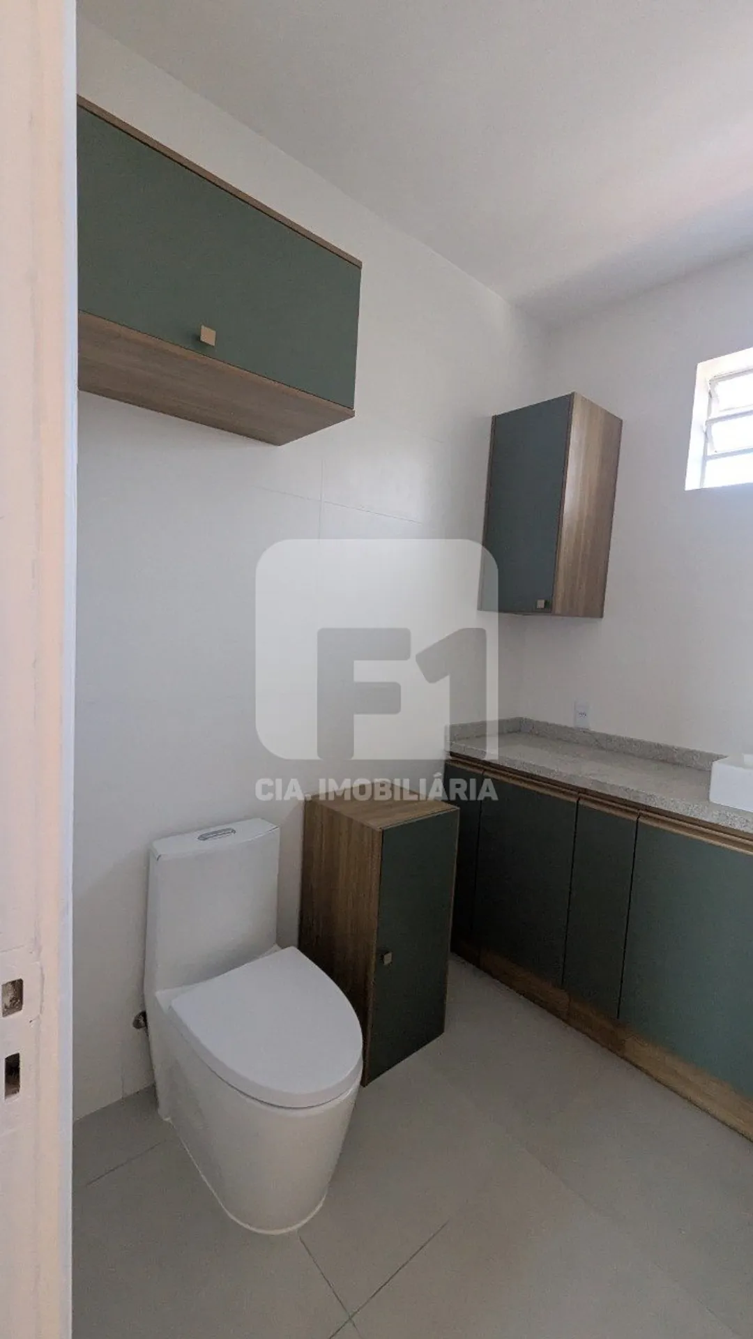 House with 6 bedrooms, en-suite and parking for 6 — photo 41
