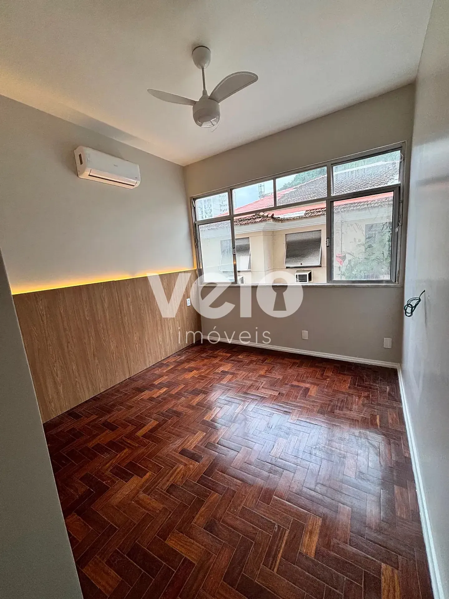 Apartment, 70 m², with wood or laminate floors — photo 3
