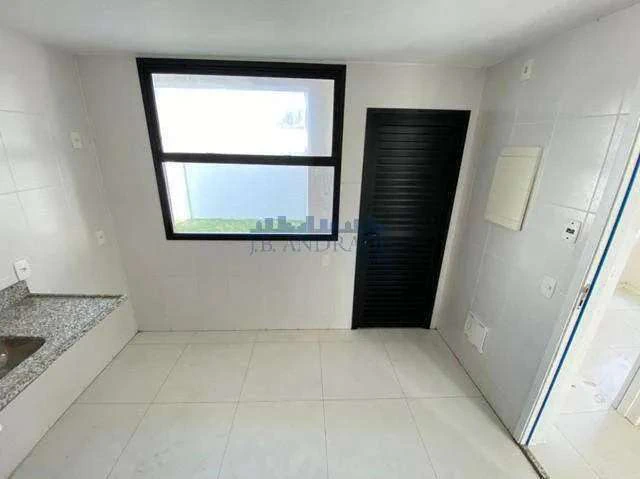 366 m² house with 3 bedrooms and a balcony — photo 8
