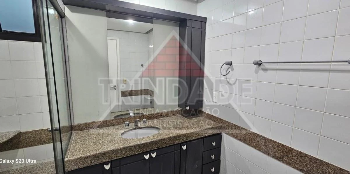Unfurnished apartment with 3 en-suite bedrooms, 200 m² — photo 30