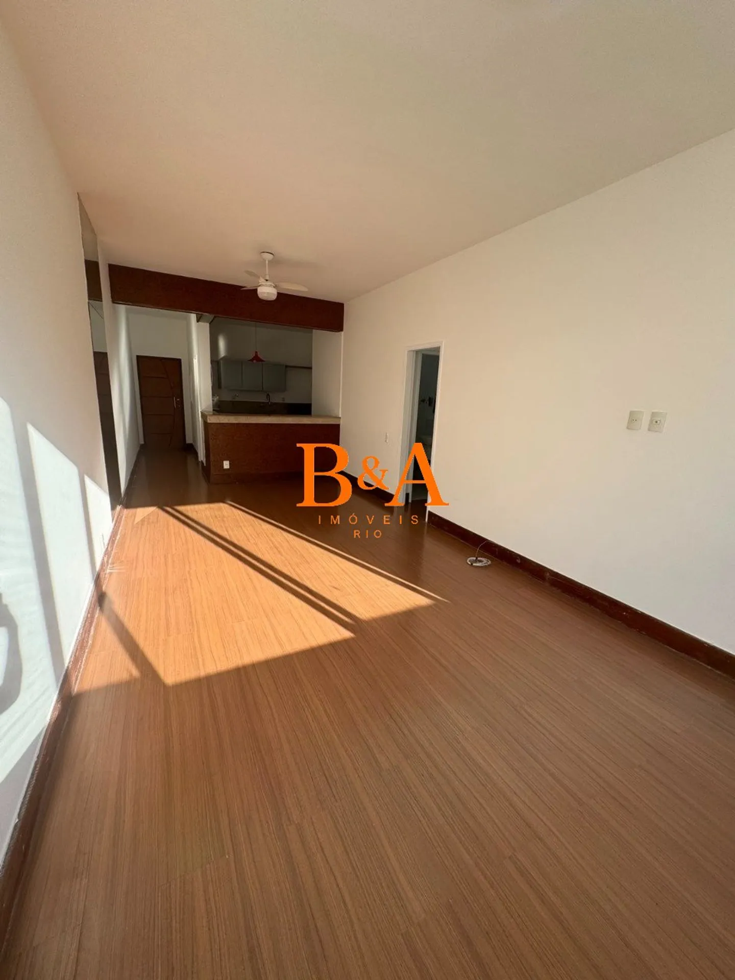 Apartment, 120 m², with wood or laminate floors — photo 20
