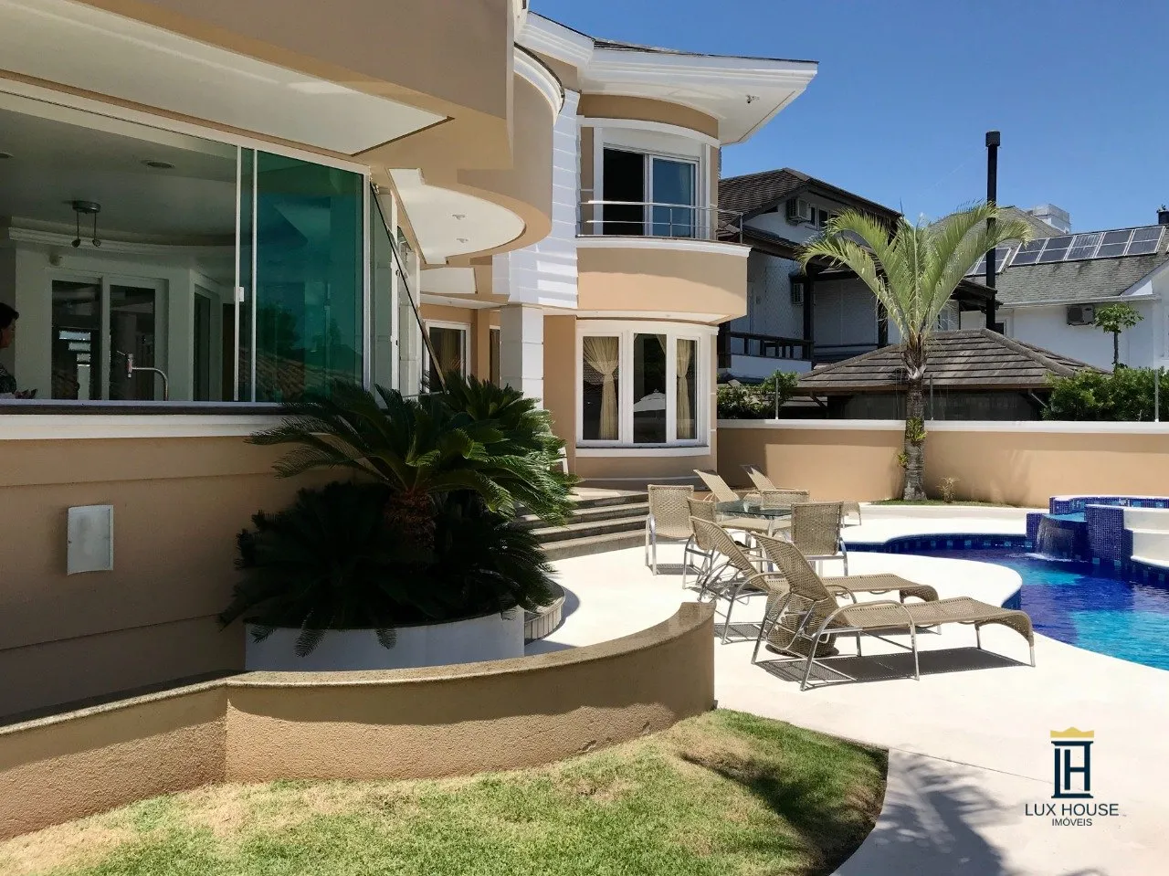 Casa com 6 dormitórios e 5 suítes com fogão a gás — photo 30