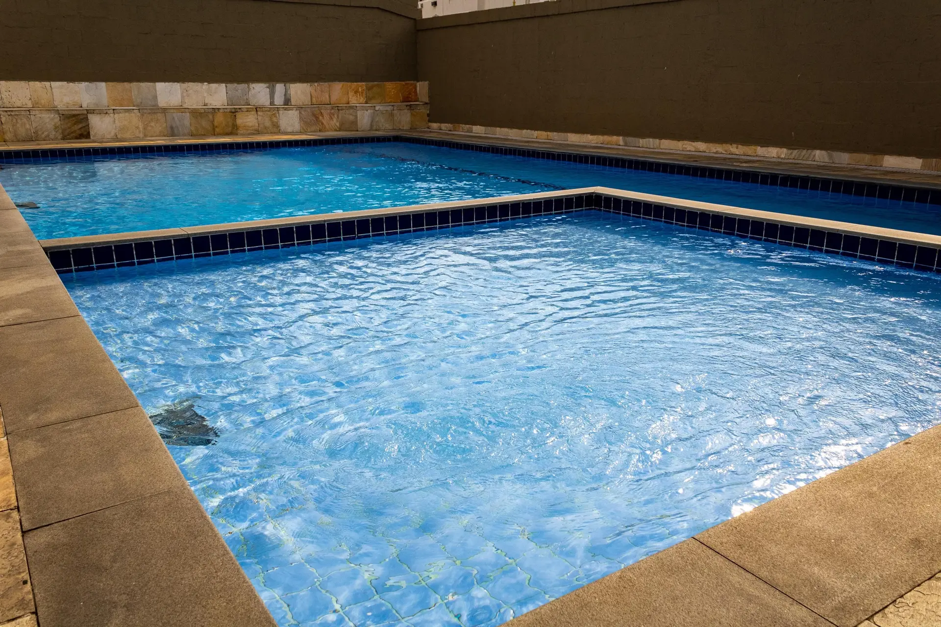 Apartamento de 2 quartos em condomínio com piscina — photo 38