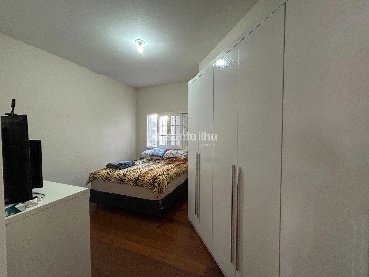 Casa de 300 m² con bañera y balcón gourmet — photo 13