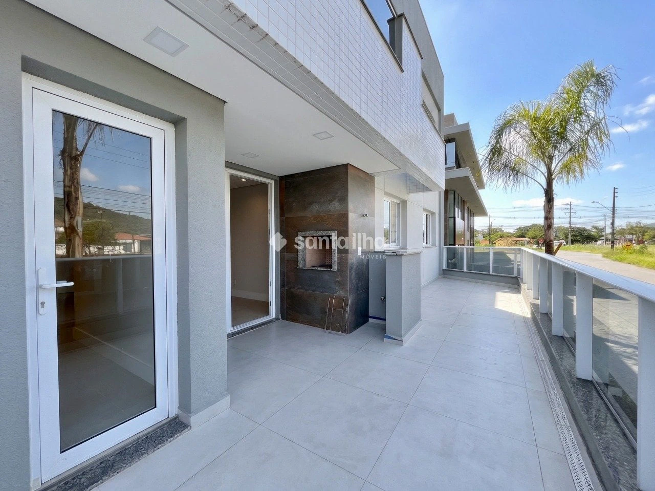 Floor-to-ceiling windows in a 3-bedroom apartment, 152 m² — photo 26