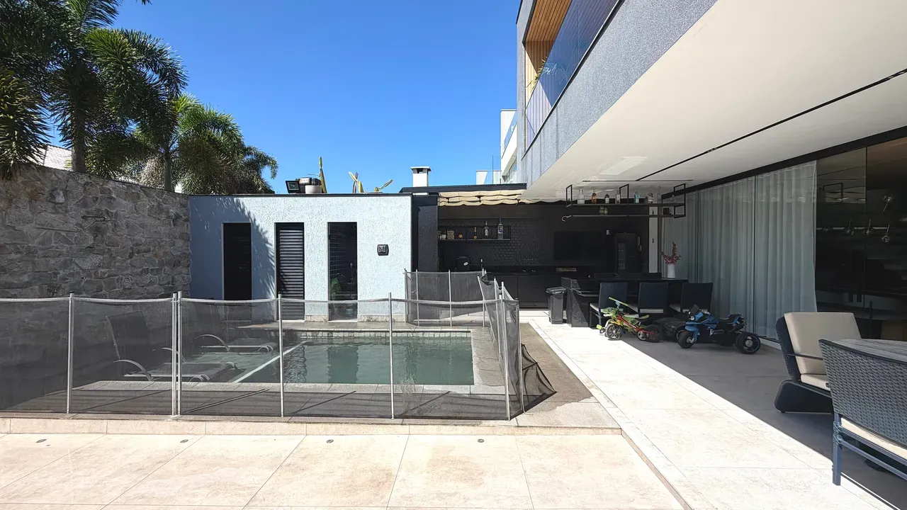 Furnished house with 4 bedrooms and 5 bathrooms — photo 3