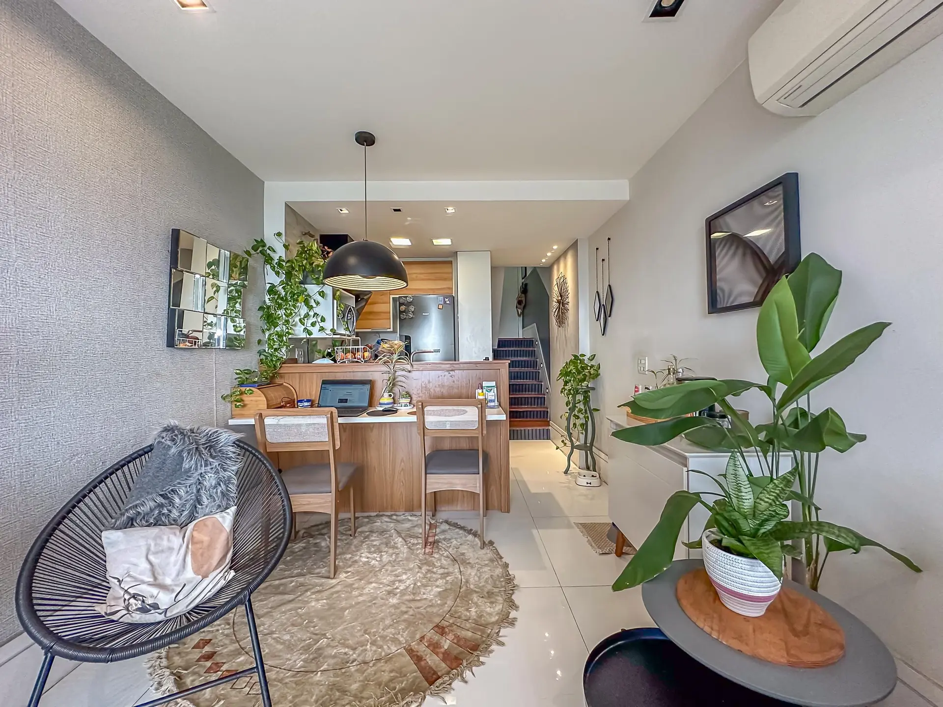 Furnished 2-bedroom apartment with 2 bathrooms — photo 2