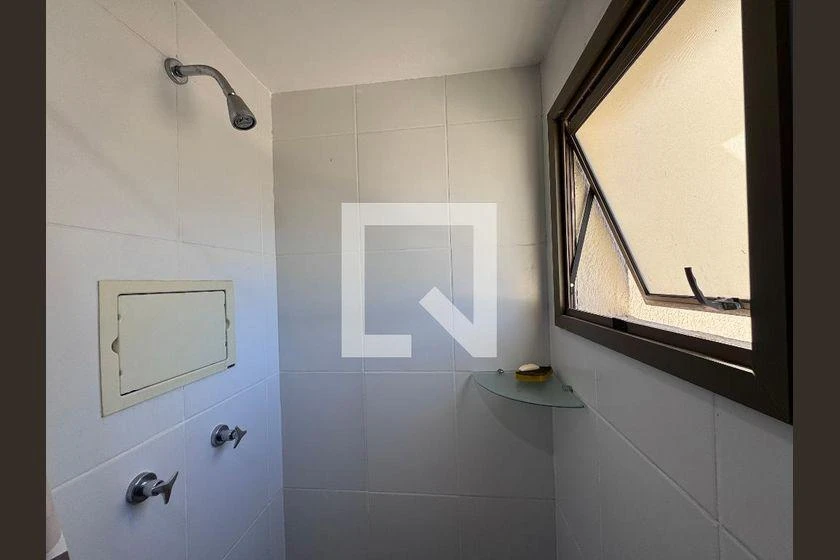 Rental apartment with 3 bedrooms and 211 m² — photo 7