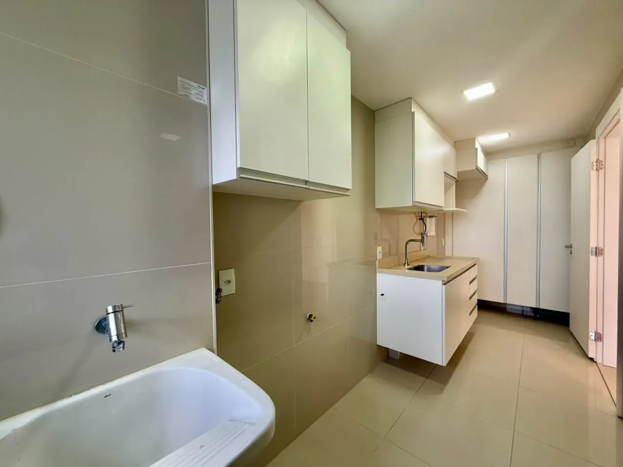 2-bedroom apartment with a park view in Rio de Janeiro — photo 2