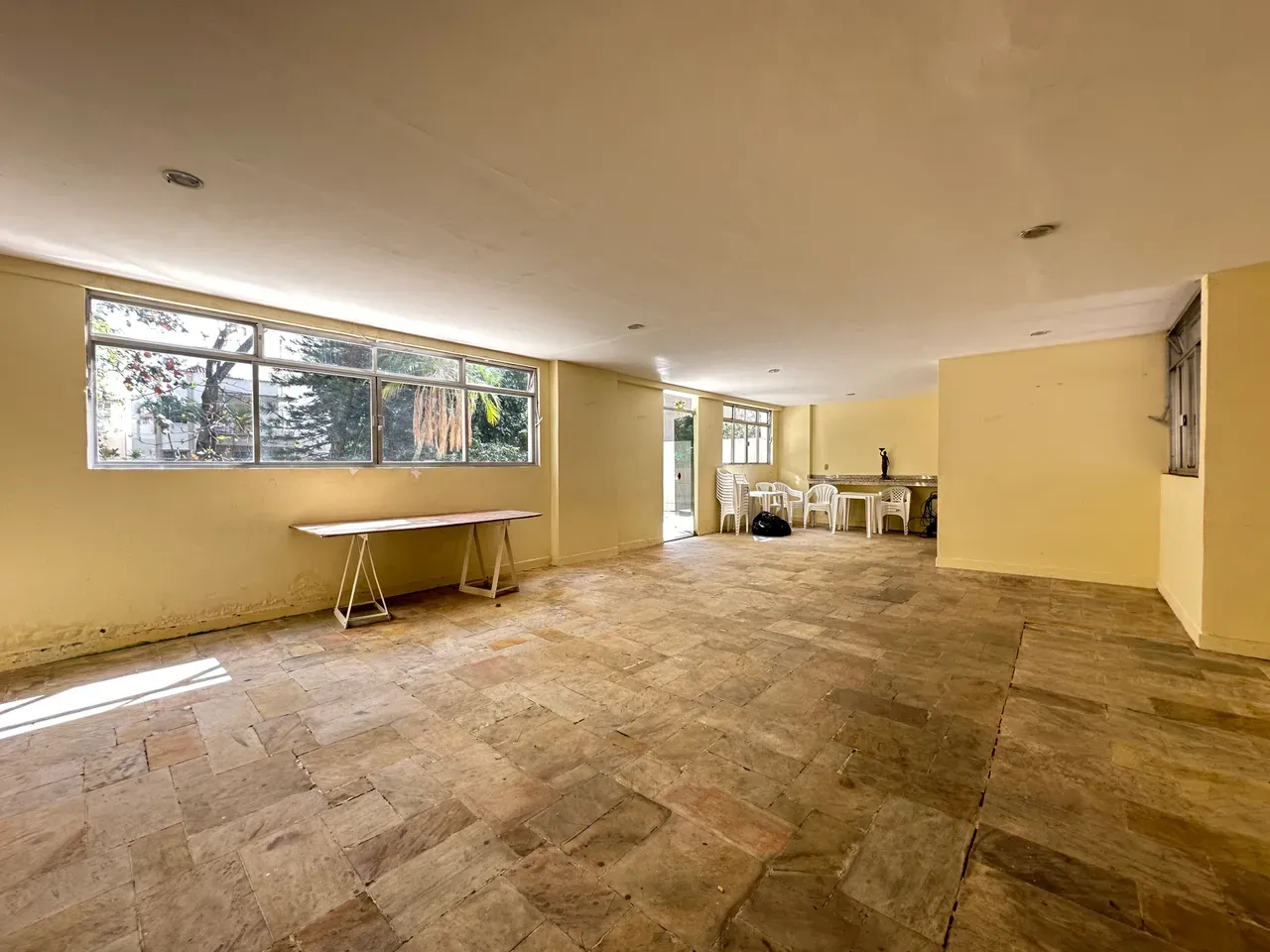 4-bedroom apartment with a mountain view — photo 20