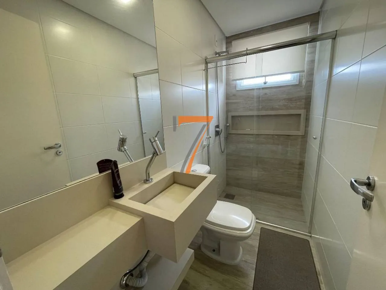Furnished penthouse with 2 en-suite bedrooms and 210 m² — photo 52