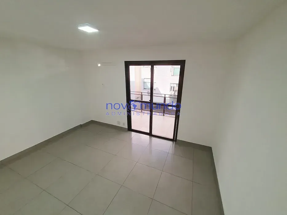 Unfurnished 3-bedroom apartment with 2 parking spaces — photo 2