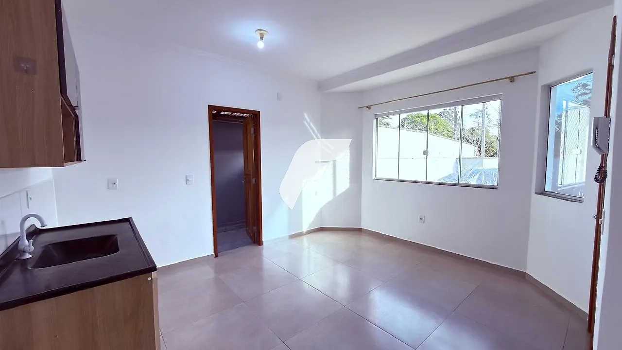 Apartamento en planta baja con cocina compacta y 2 dormitorios — photo 4