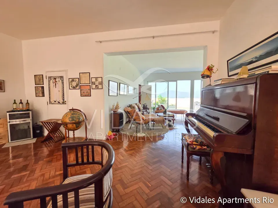 Furnished 715 m² apartment with 4 en-suite bedrooms — photo 16