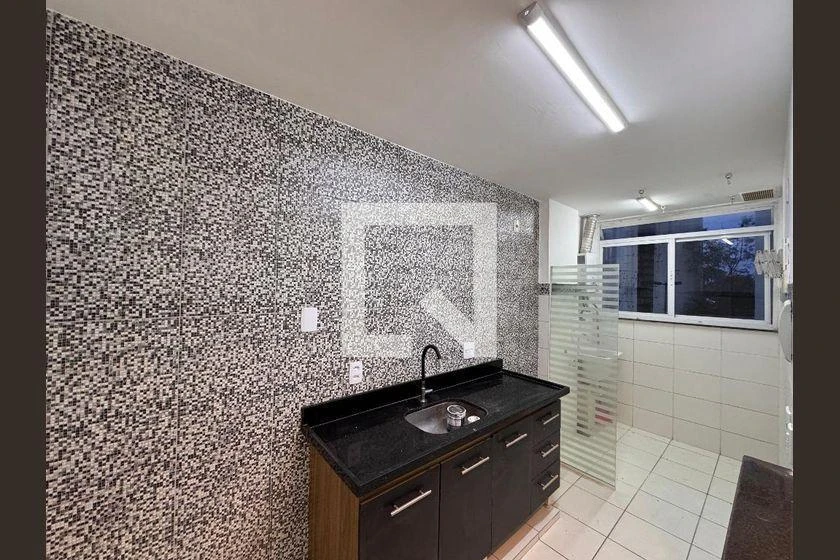 2-bedroom apartment in a building with a gym — photo 3