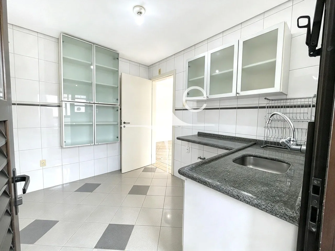 2-bedroom, 64 m² apartment in Florianópolis — photo 6