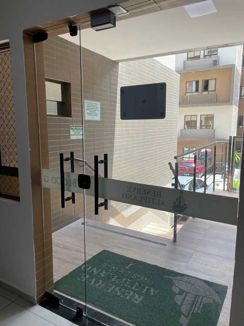 Квартира з 2 спальнями, у будинку є тренажерний зал — photo 17