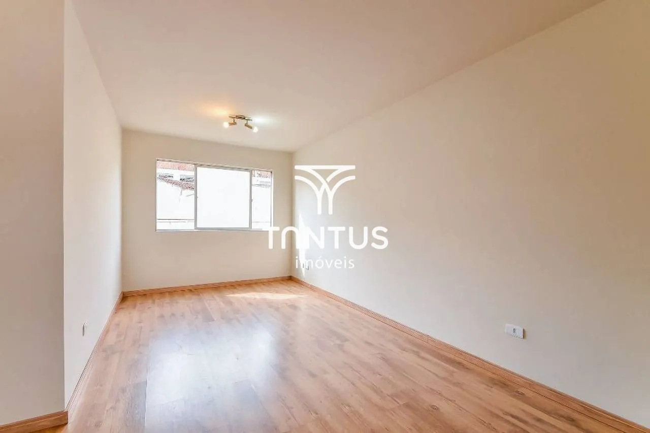Wood or laminate floors in a 3-bedroom apartment, 80 m² — photo 22