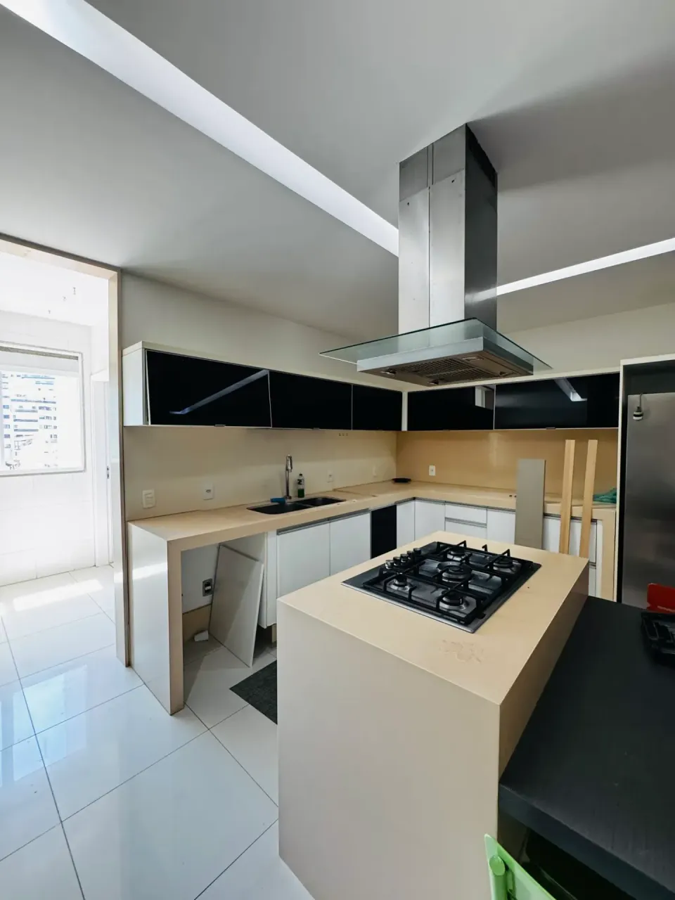 Unfurnished apartment with 4 bedrooms and 5 bathrooms — photo 8