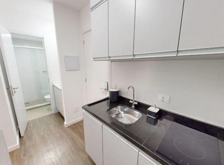 Furnished 1-bedroom apartment with no parking space — photo 4
