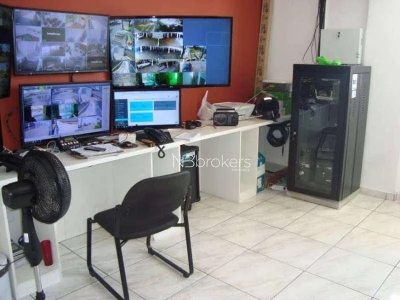 2-bedroom apartment with a washing machine in Curitiba — photo 27