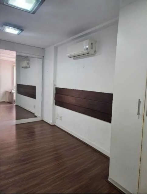 Apartment with 4 bedrooms and 5 bathrooms — photo 4