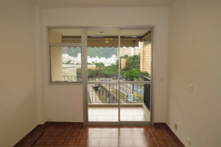 2-bedroom apartment with a mountain view — photo 12