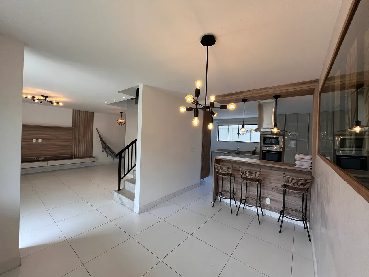 180 m² house with a walk-in closet and a mountain view — photo 11