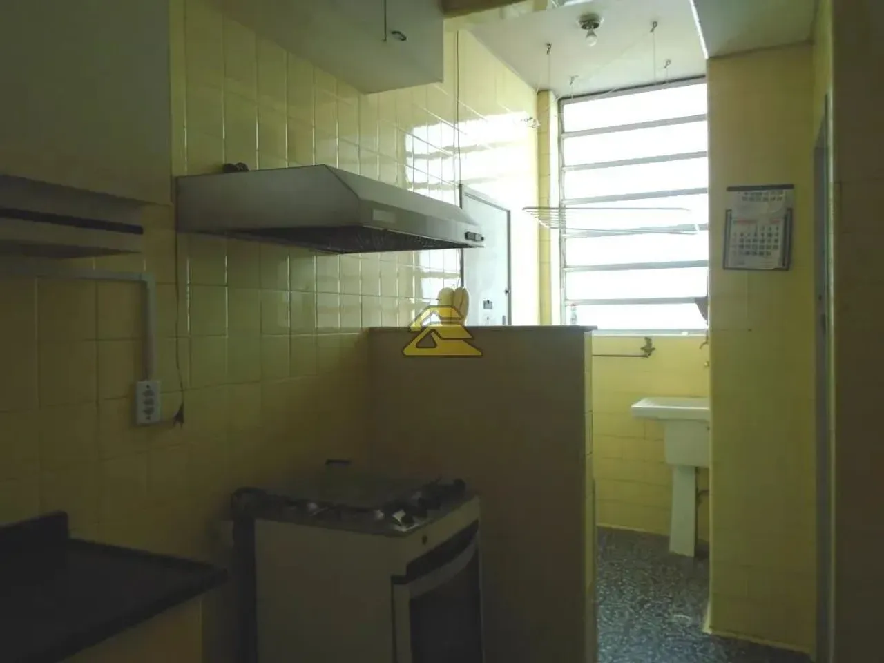 Apartamento de 2 quartos com cozinha separada e fogão a gás — photo 10